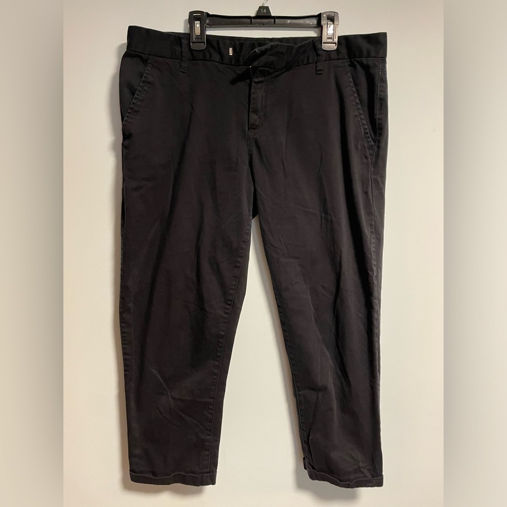 Calvin Klein black capris size 12